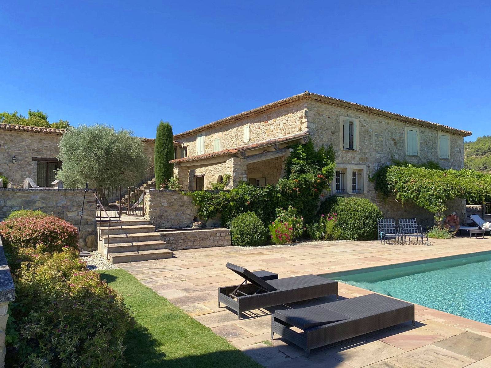 Loue maison Luberon bergerie ****, piscine XL - 6 chambres, 12 couchages - Céreste (04)