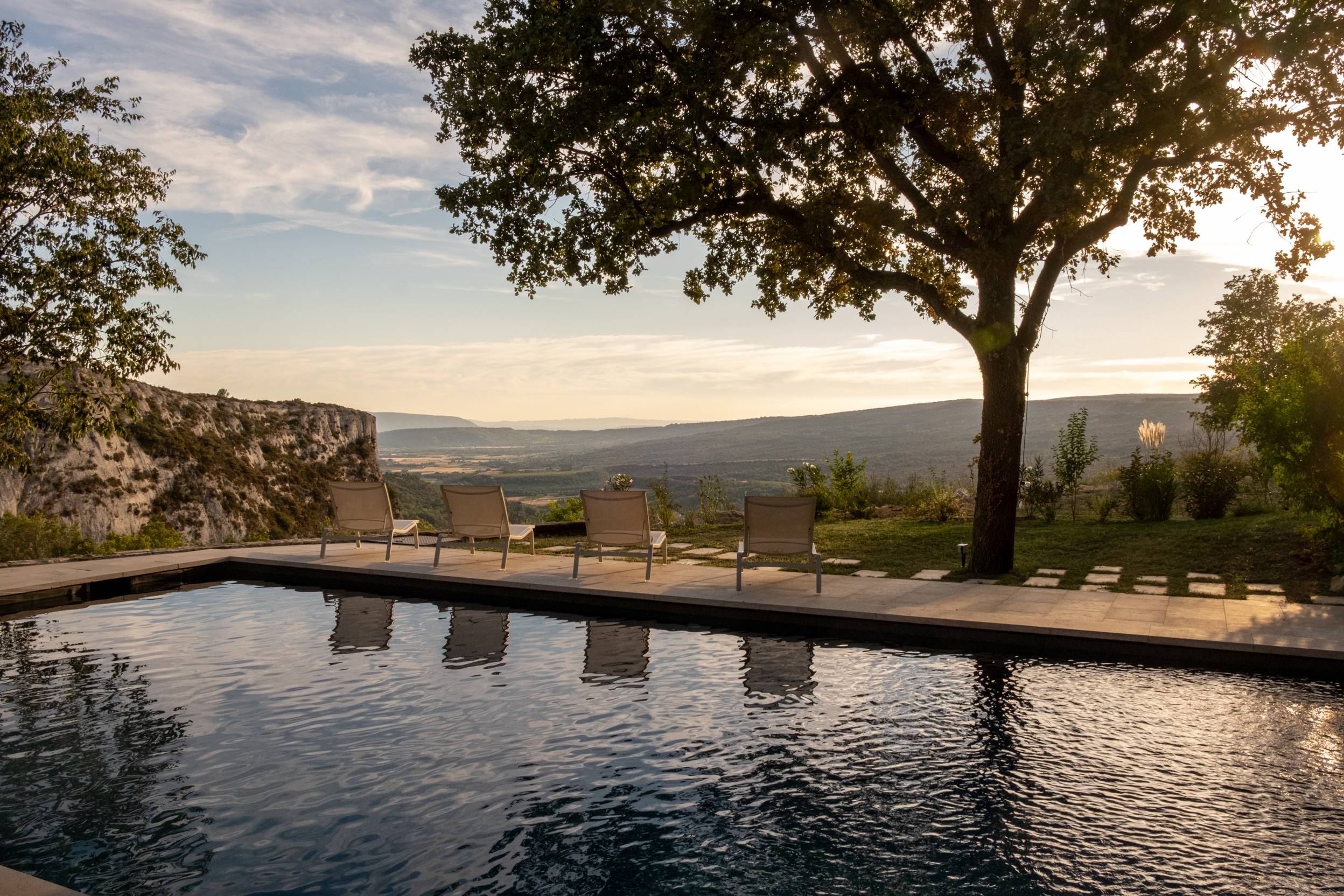 Loue Mas dans le Luberon, site exceptionnel - 4 chambres, 8 couchages, Lioux (84)