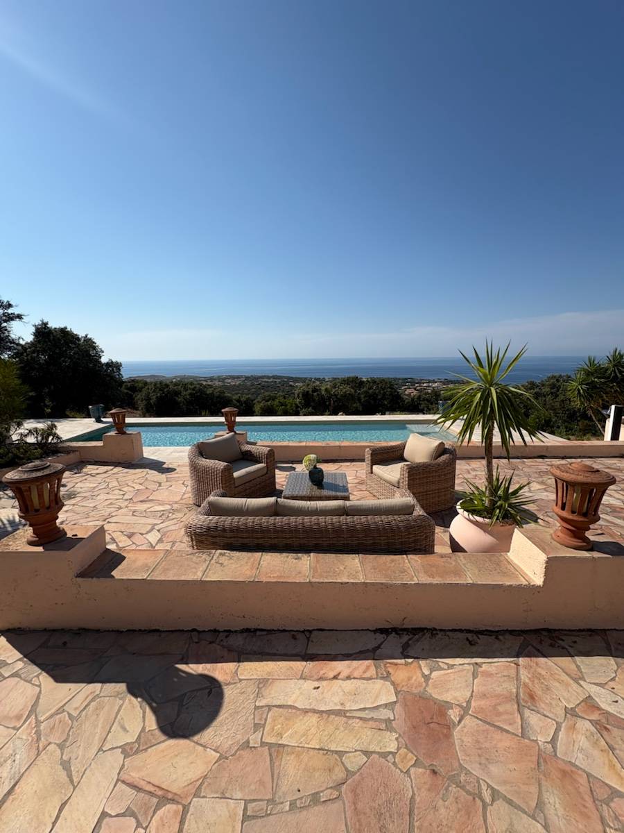 Loue villa 270m² dans un parc de 2ha, vue mer 180°, piscine 16m - 8 couchages - Lumio (Corse)