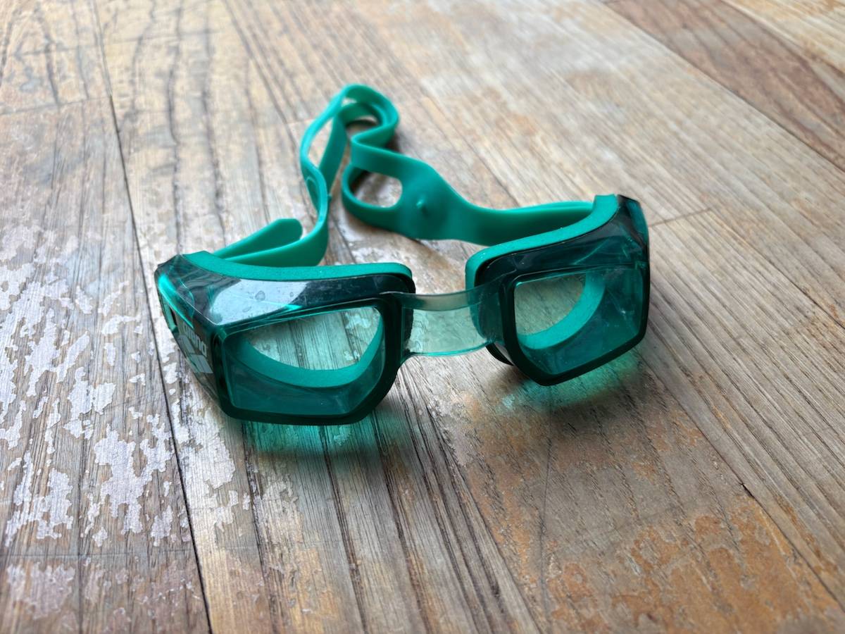 Vends lunettes de natation Arena vertes
