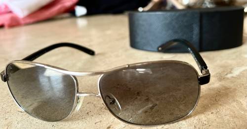 Lunettes de soleil Prada monture métallique