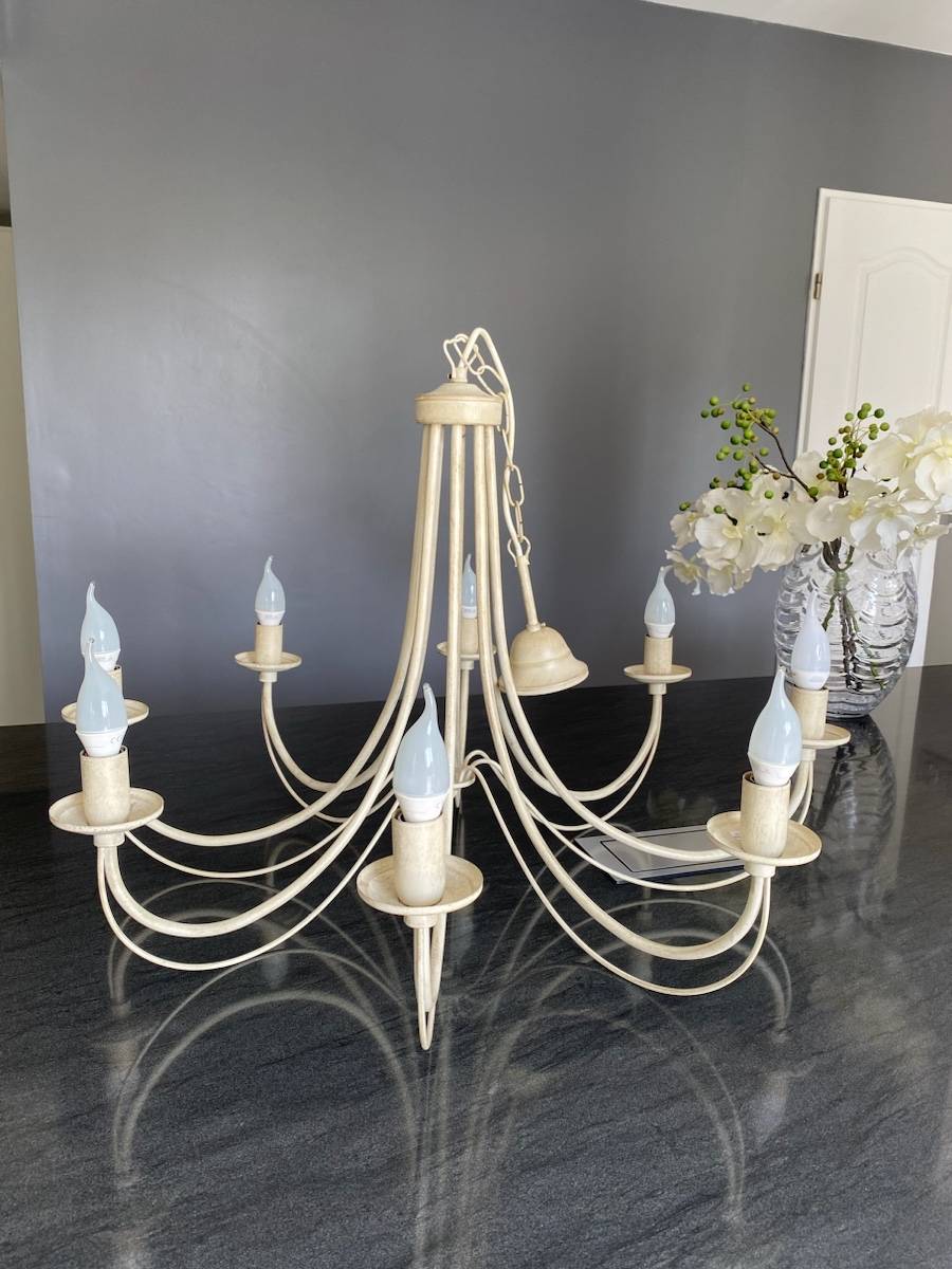 Lustre 8 branches métal blanc ivoire AMADEUS