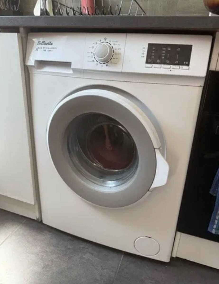 Machine à laver blanche