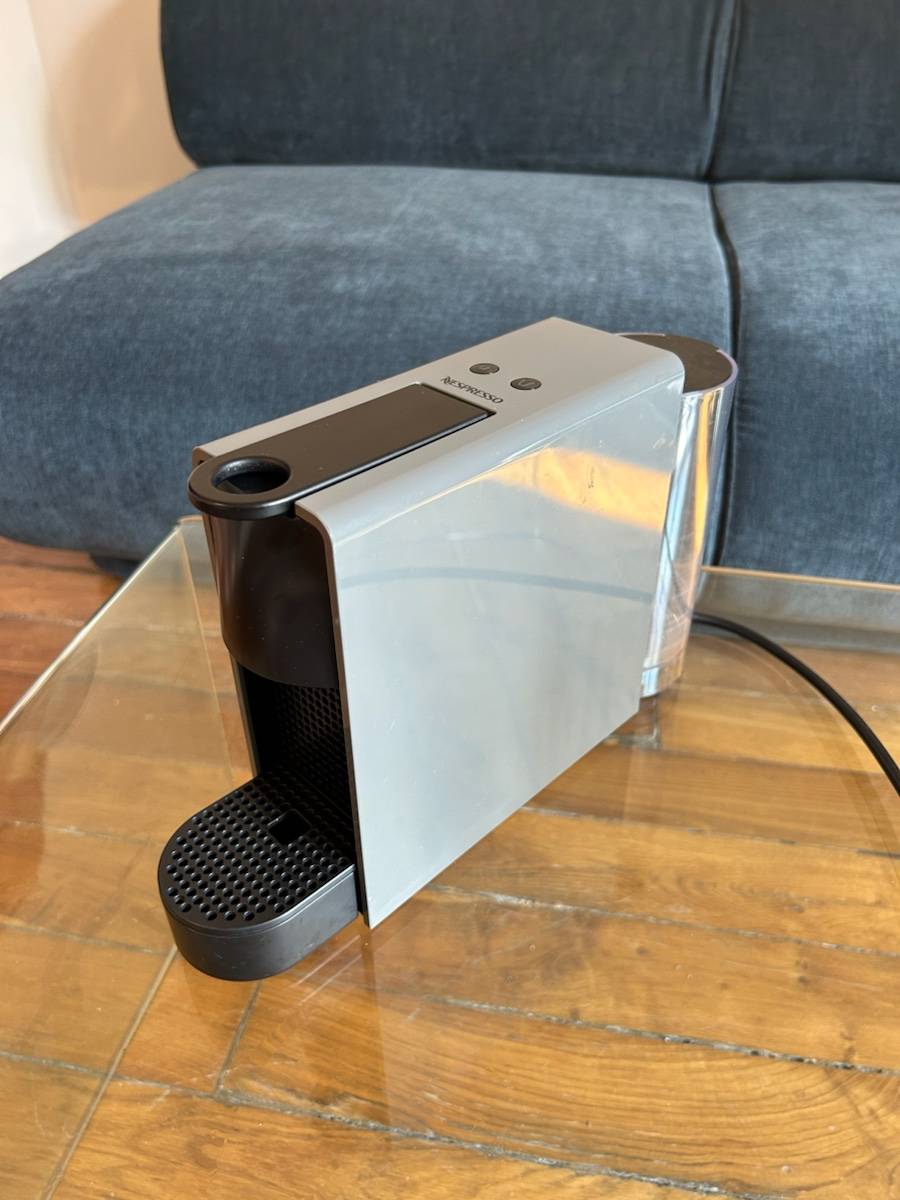 Machine à café Nespresso Essenza Mini