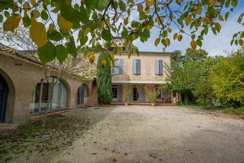 Vends Magnifique Mas du XIXe de 277m² sur un parc de 3000m² avec piscine à Uzès - 8 chambres