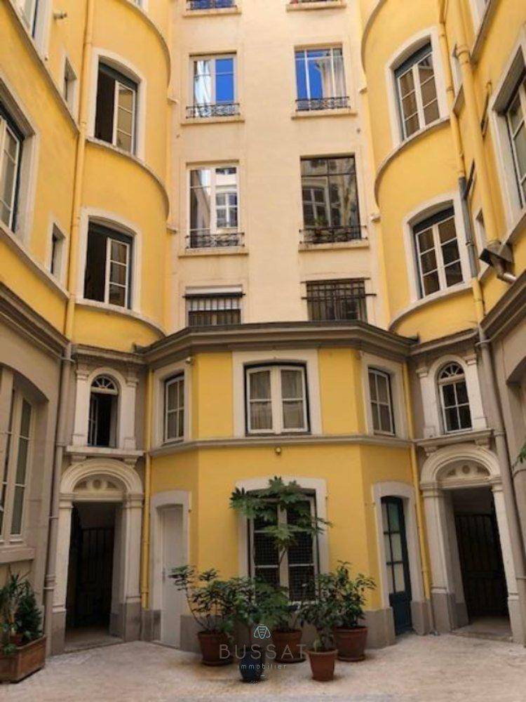 Loue Magnifique appartement de 72m² Place Helvétie - Lyon 6ème