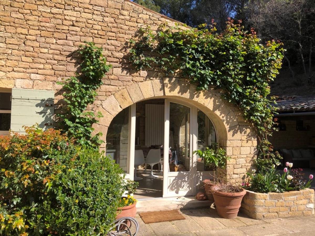 Loue Magnifique Mas avec tres belle piscine, dans le Lubéron Sud, 6 couchages - Ansouis (84)