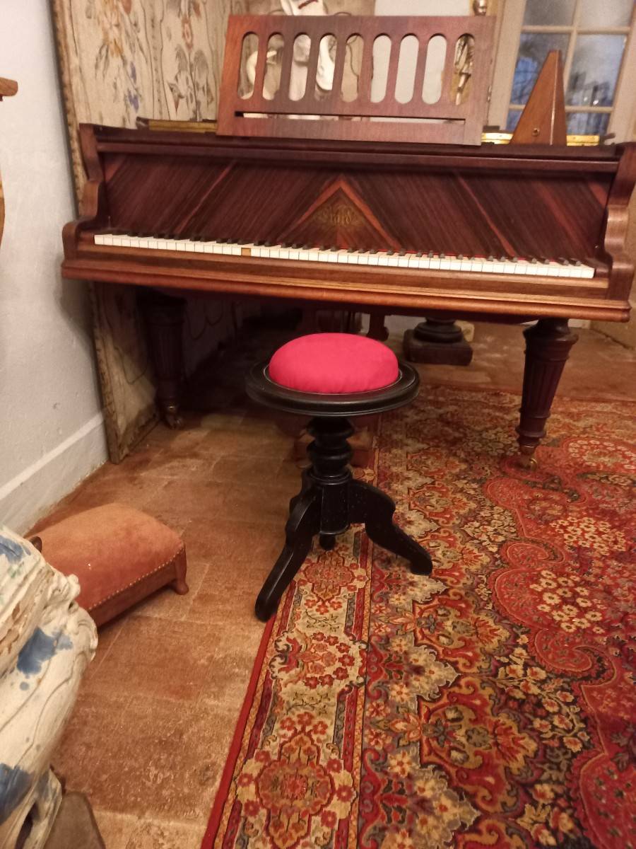 Magnifique piano quart-de-queue