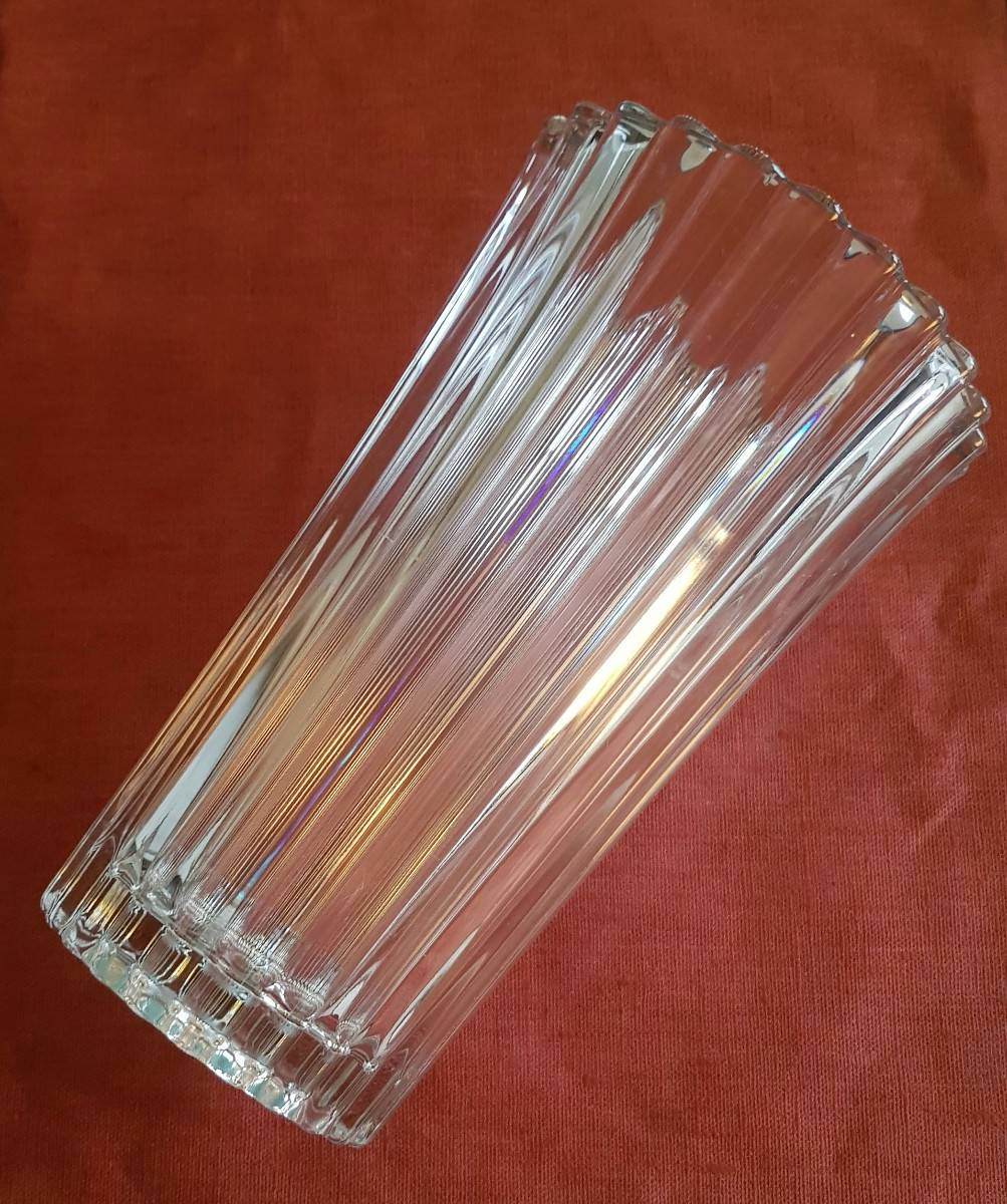 Magnifique vase en verre moulé en parfait état