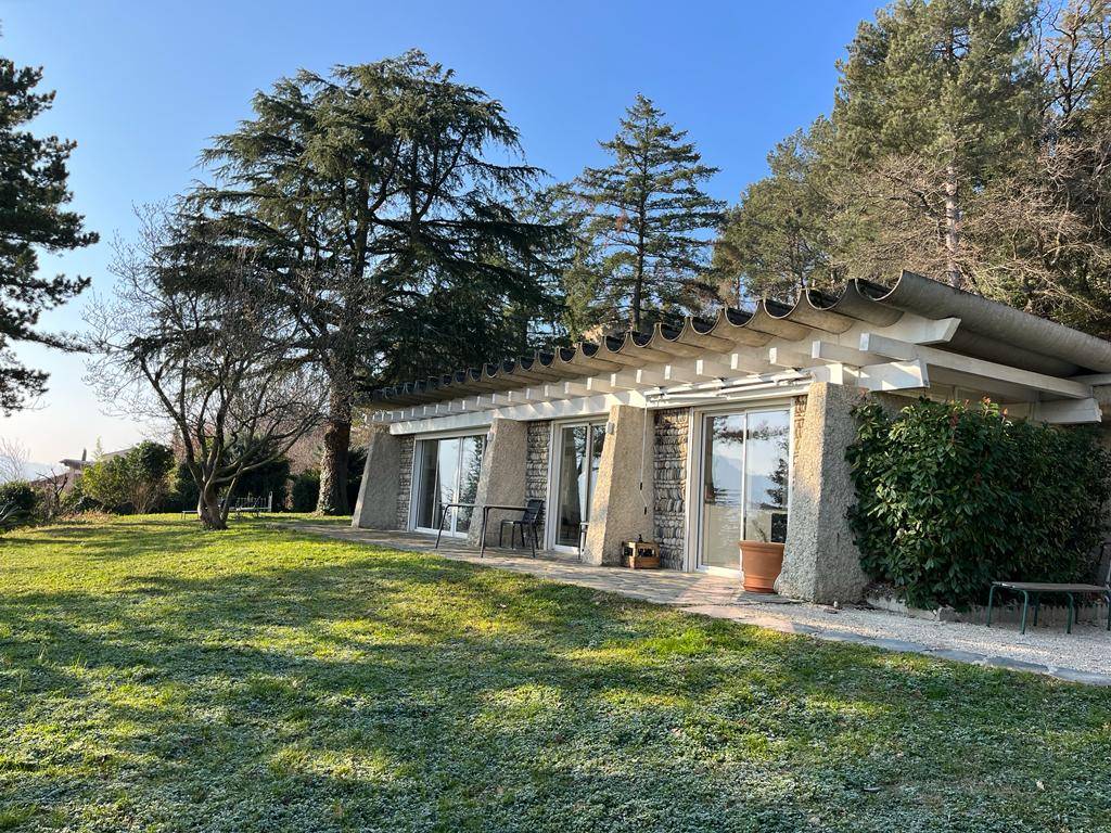 Loue maison avec vue et piscine en Ardèche - 10 couchages - Saint-Péray (07)