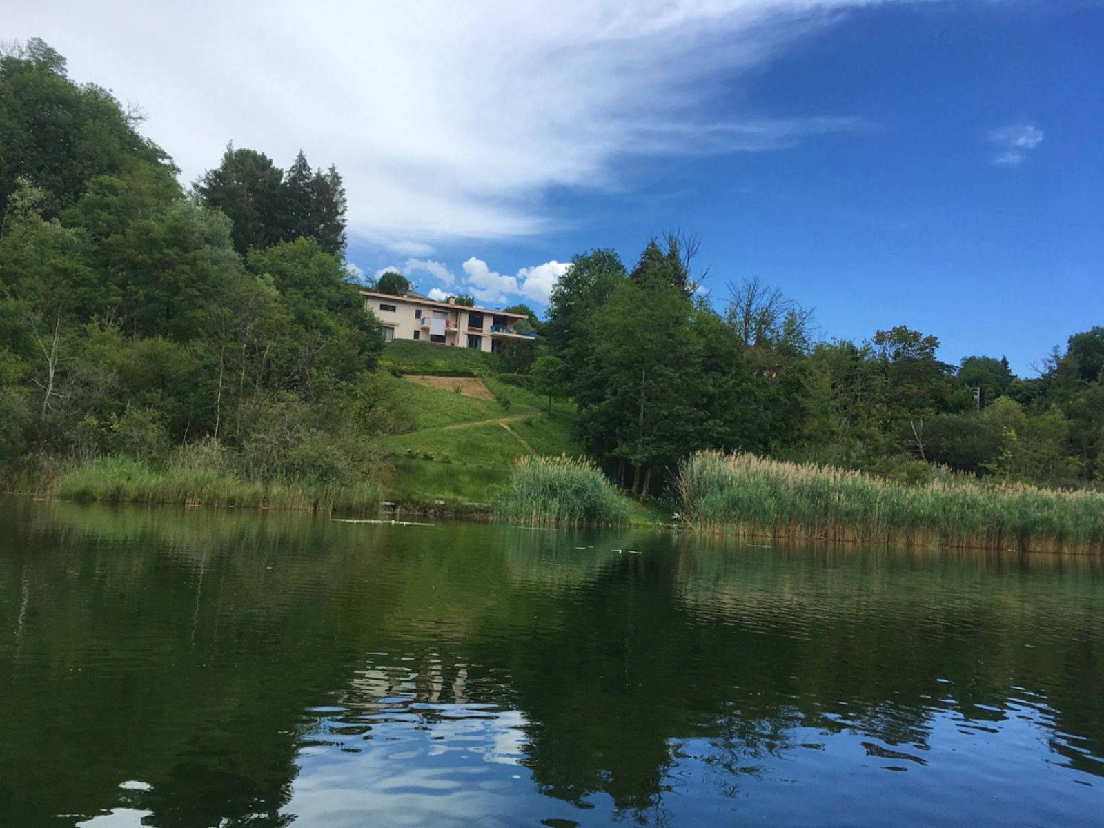 Loue Maison d’architecte au bord du lac du Bourget - 5 chambres, 11 couchages - Brison-Saint-Innocent (73)
