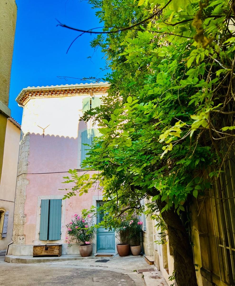 Loue Maison en Arles dans le quartier de la Roquette - 1 chambre, 2 couchages