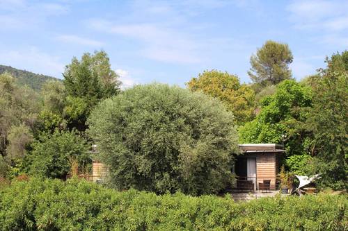 Loue Vence - Maison en bois atypique sur pilotis – Piscine & Soleil - 2 chambres, 4 couchages