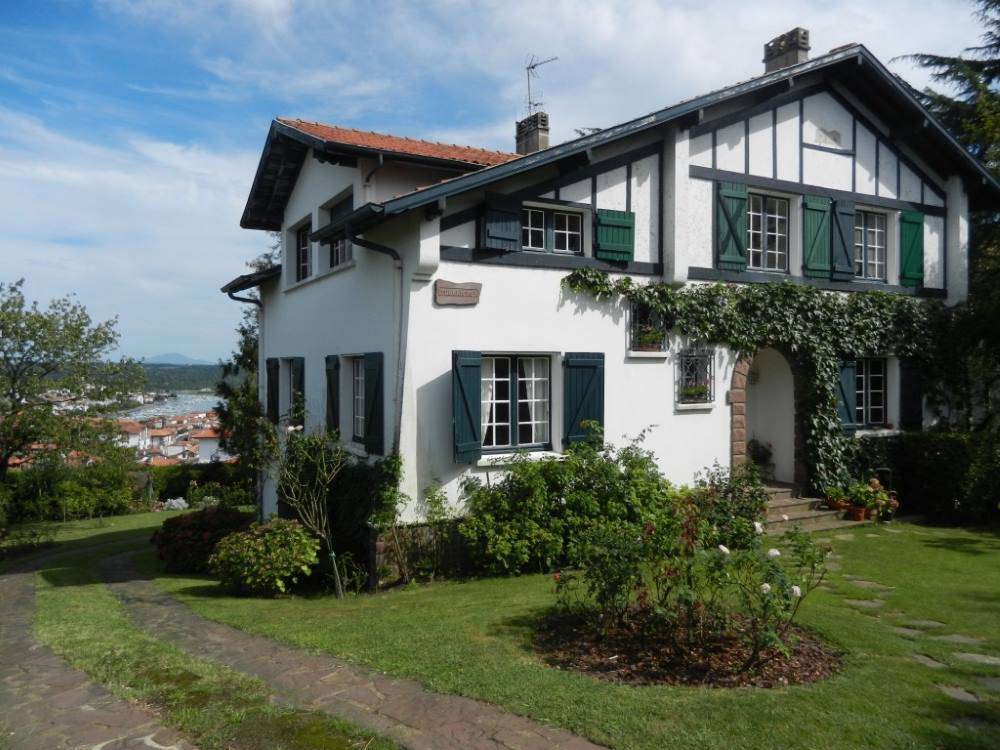 Loue Maison basque Saint Jean de Luz 12 couchages sur Gens de Confiance