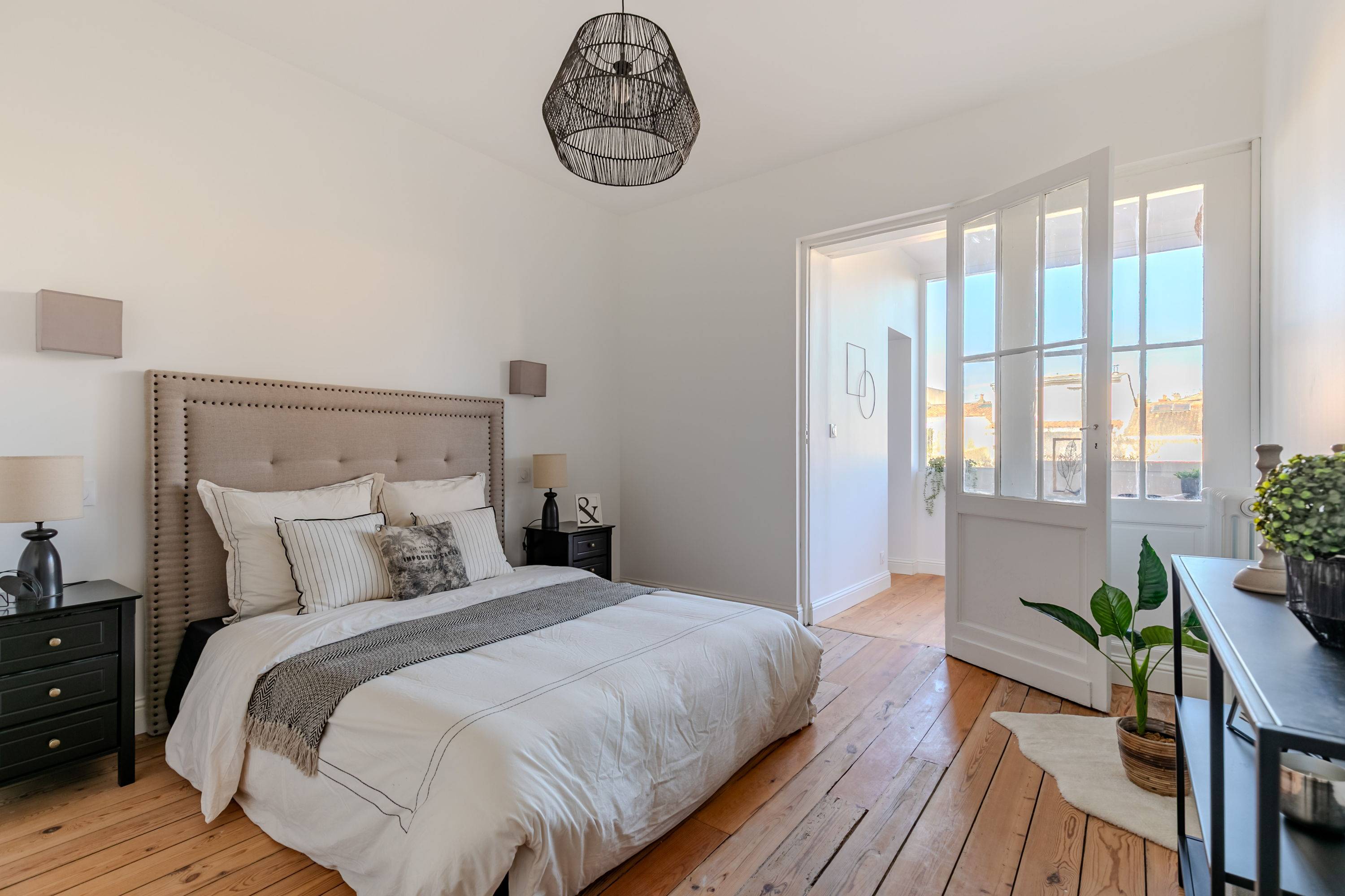 Vends grande maison bourgeoise de 213m², 4 chambres, jardin et piscine - Bordeaux Saint-Seurin