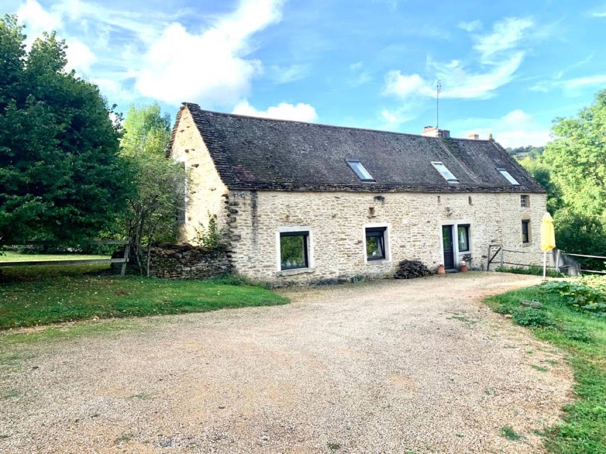 Loue maison de campagne Clunisois - 3 chambres, 8 couchages