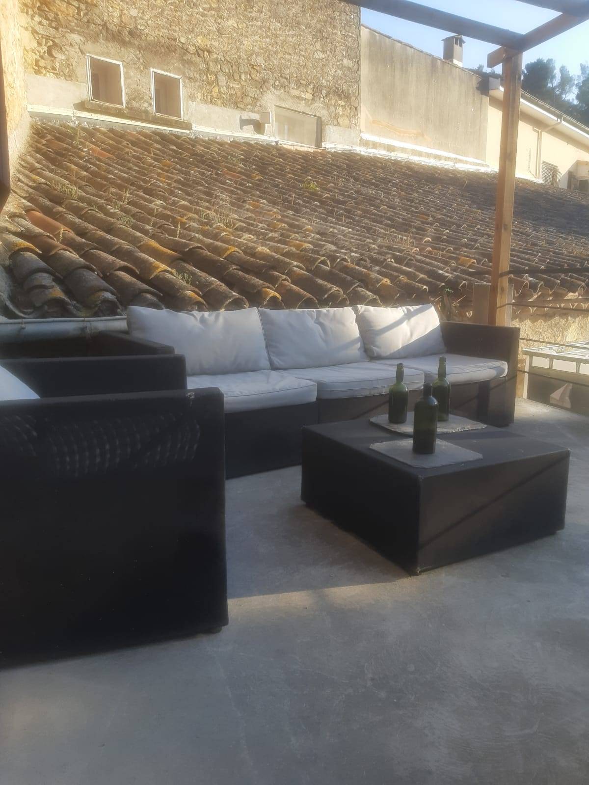 Loue maison de caractère chaleureuse avec grand jardin et piscine - 4 chambres, 8 couchages - Gabian (34)