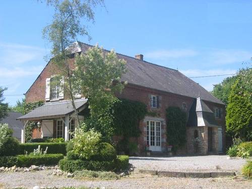 Loue Maison de caractère, 9 couchages, 240m², calme sur colline près de l’Oise, disponible à partir soir du 13 août - 9 couchages, Englancourt (02)