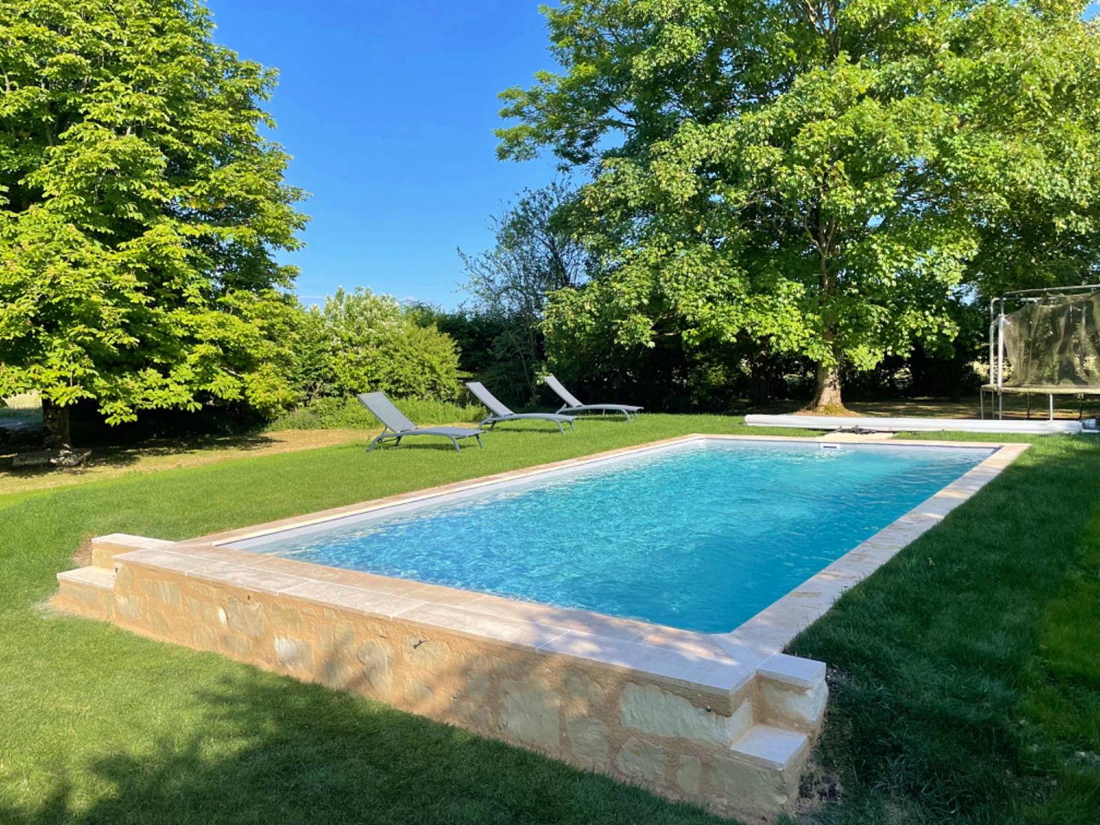 Loue maison avec piscine - 13 couchages proche de Saumur (49) en pleine campagne