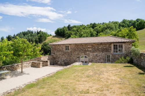 Loue gîte de charme authentique avec vue panoramique - 3 chambres, 6 couchages - Désaignes (07)