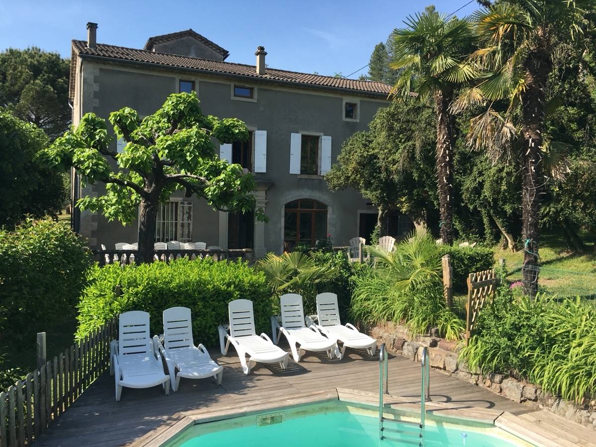 Loue maison de famille avec piscine, Sud Ardèche - 14 couchages - Largentière (07)