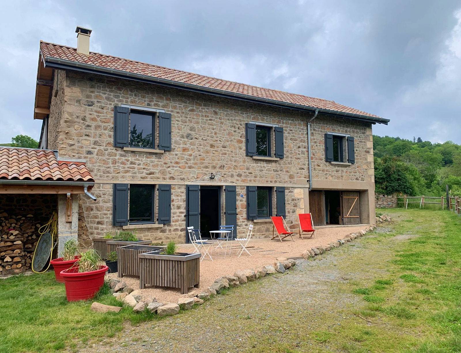 Loue maison au coeur du Beaujolais vert - 2 chambres, 4 couchages, Deux-Grosnes (69)