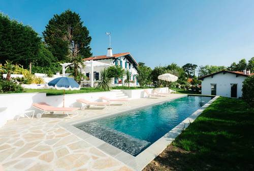 Loue Maison 13 couchages avec piscine au coeur de Guéthary (64)