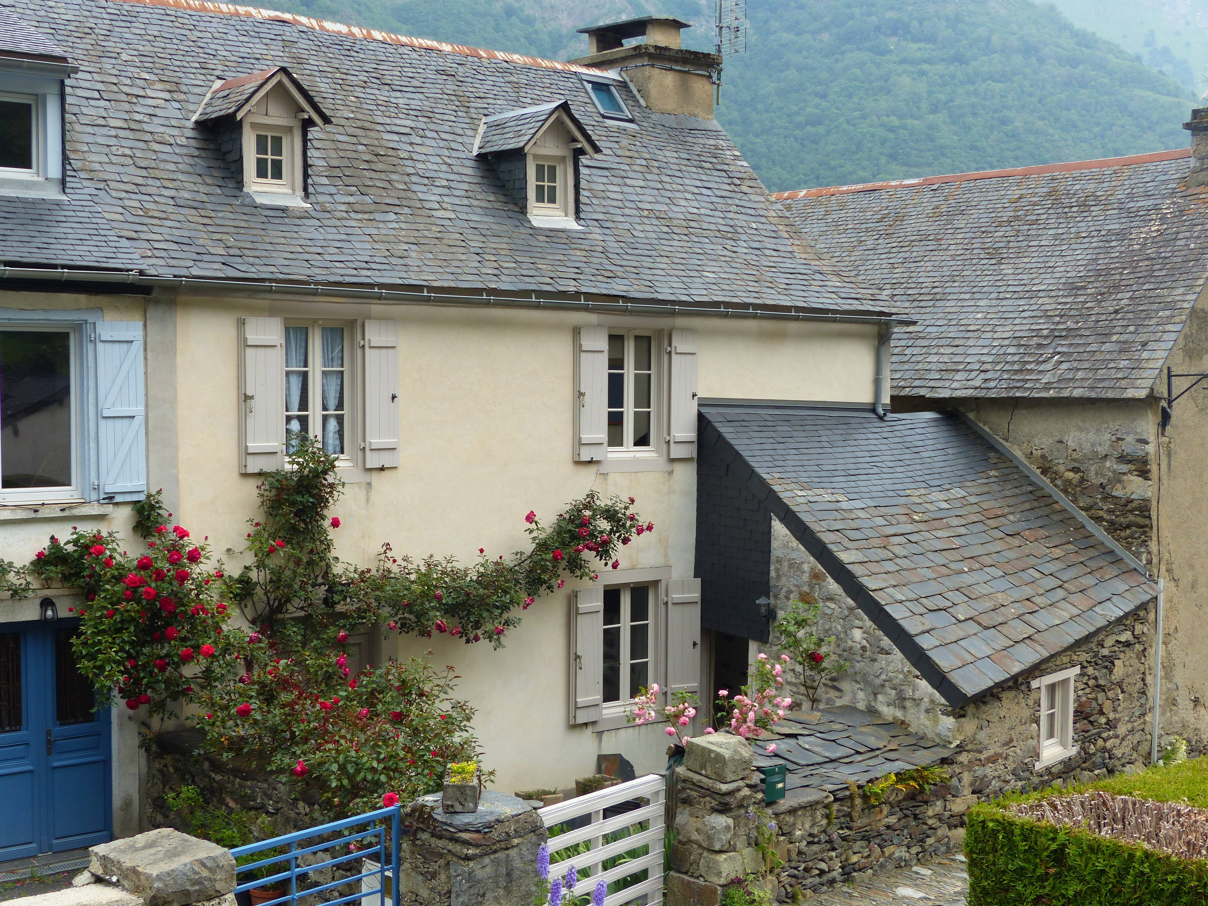 Loue maison, 5 couchages dans village de montagne à Viscos (65)