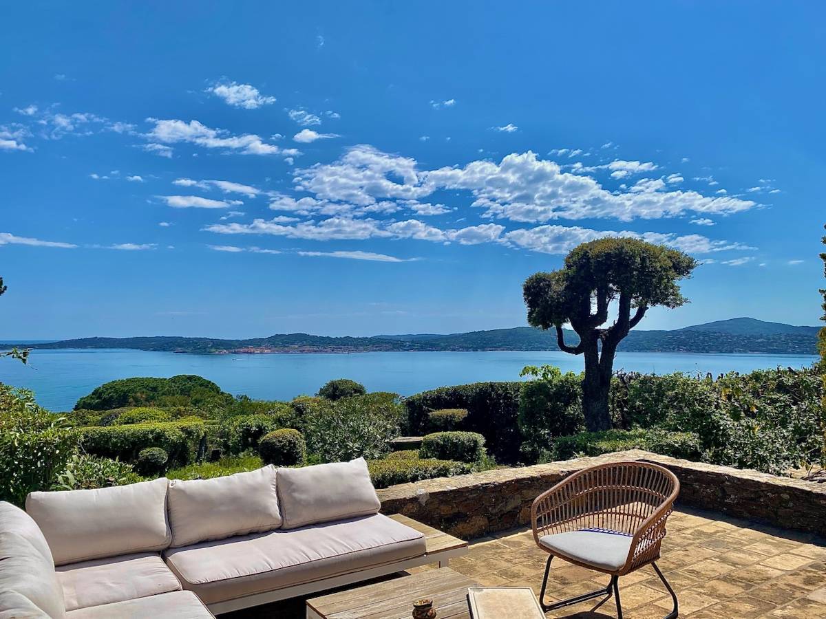 Loue mas provençal vue mer exceptionnelle - plage privée - 6 couchages - Sainte-Maxime (83)