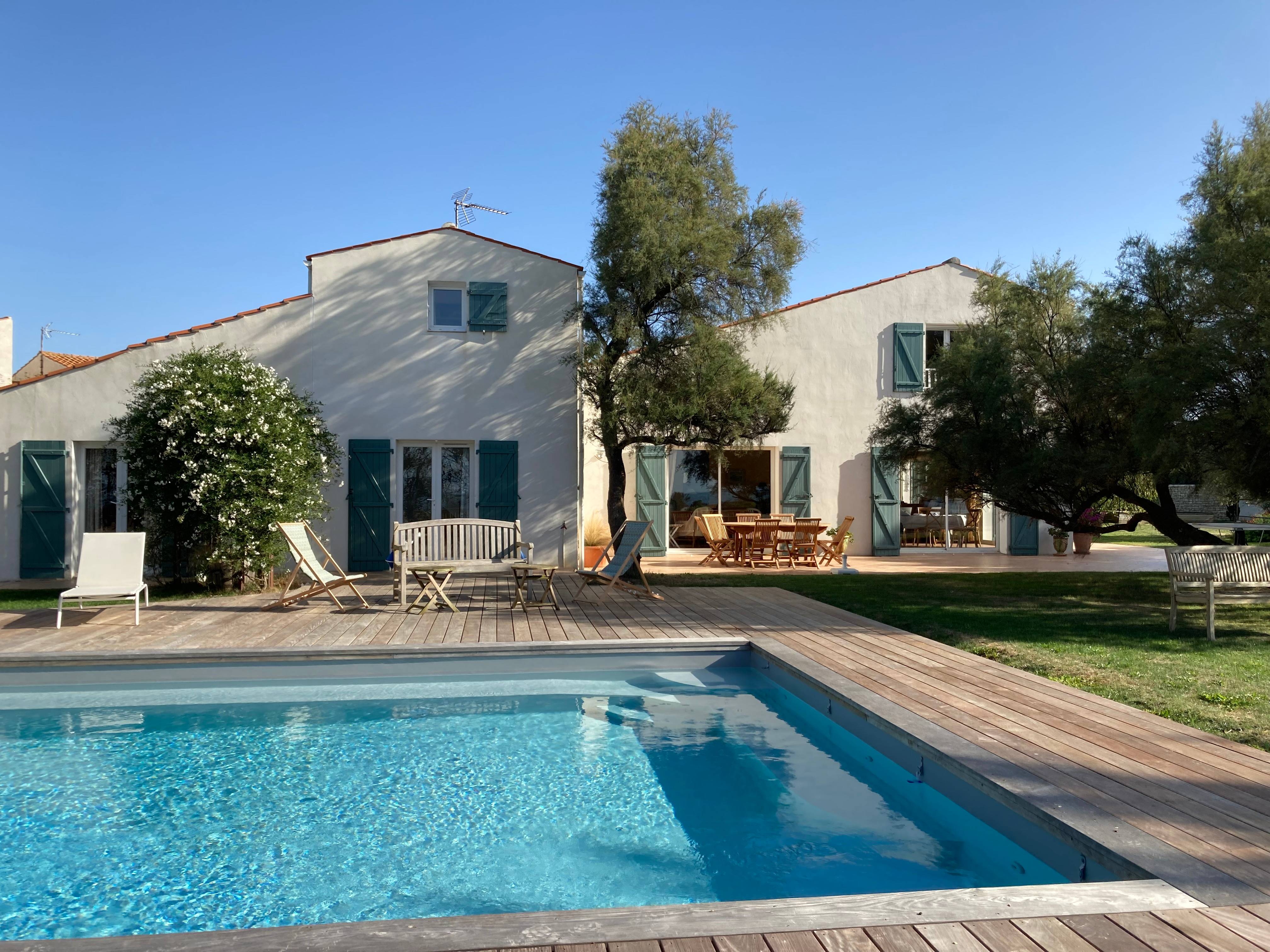 Loue maison familiale avec piscine - vue mer panoramique - 9 couchages - entre La Rochelle et l’île de Ré (17)