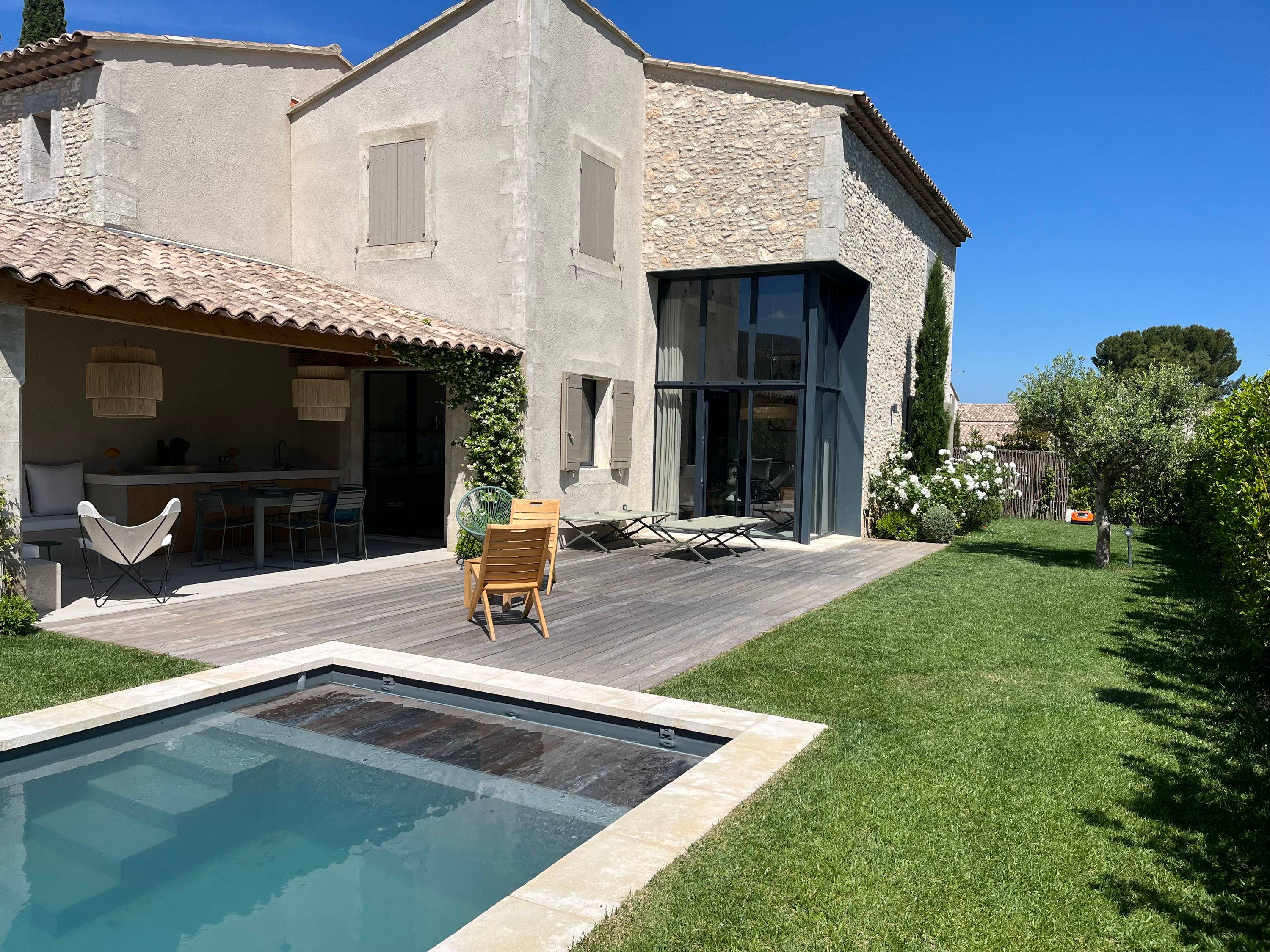 Loue maison, 6 couchages, Eygalieres baux de Provence