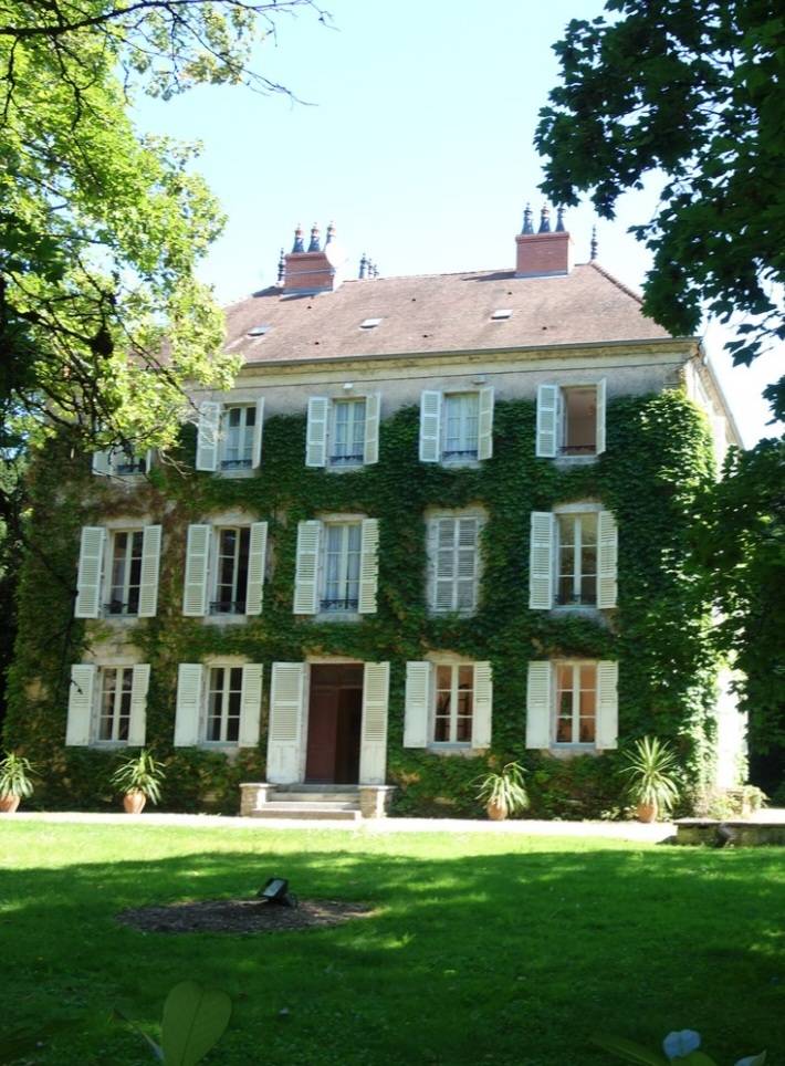 Loue maison familiale piscine dans le Jura - 9 chambres, 17 couchages, Arc-et-Senans (25)