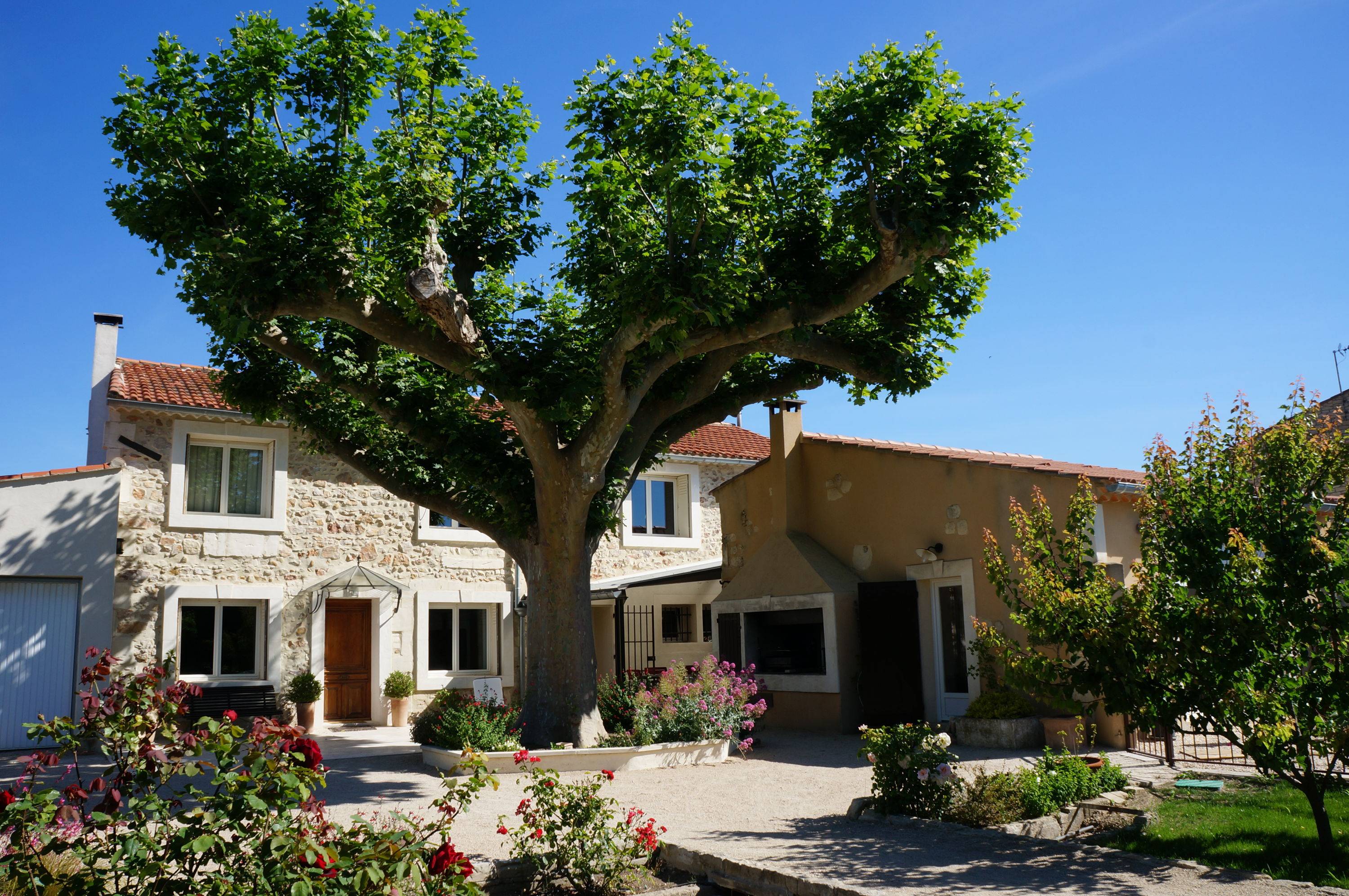 Loue maison familiale - 10 couchages - jardin ombragé, piscine - Mouriès, Alpilles