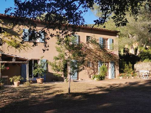 Loue maison familiale 18 couchages au cœur des vignes et des oliviers, avec piscine - Sanary-sur-Mer (83)