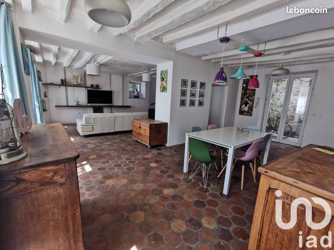 Vends maison 215m² T5 + T2 dans village recherché Soignolles-en-Brie