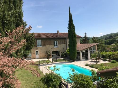 Loue maison de famille avec piscine - 4 chambres, 8 couchages - Frontonas (38)
