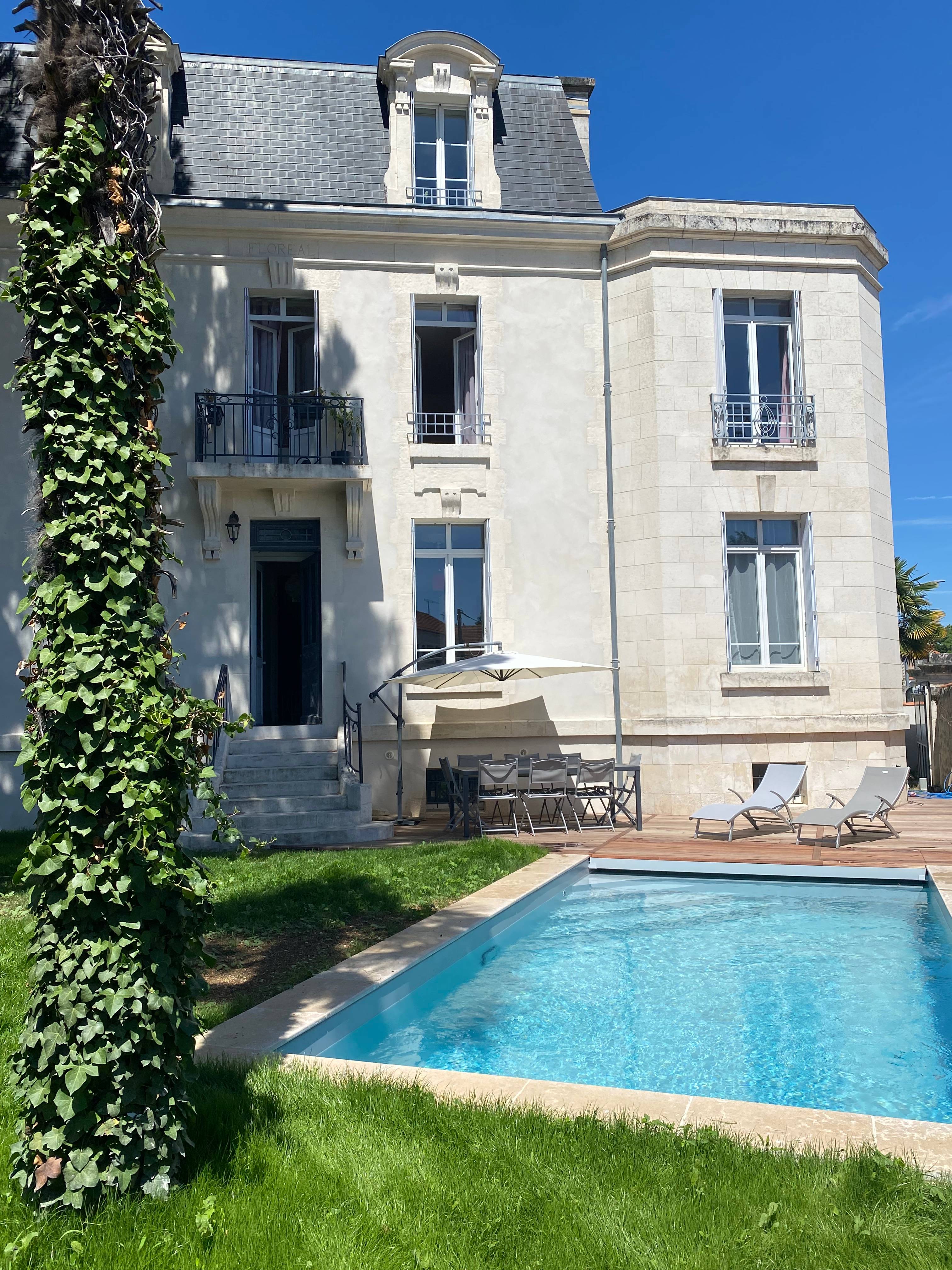 Loue grande maison avec piscine La Rochelle centre - 8 couchages, 5 chambres