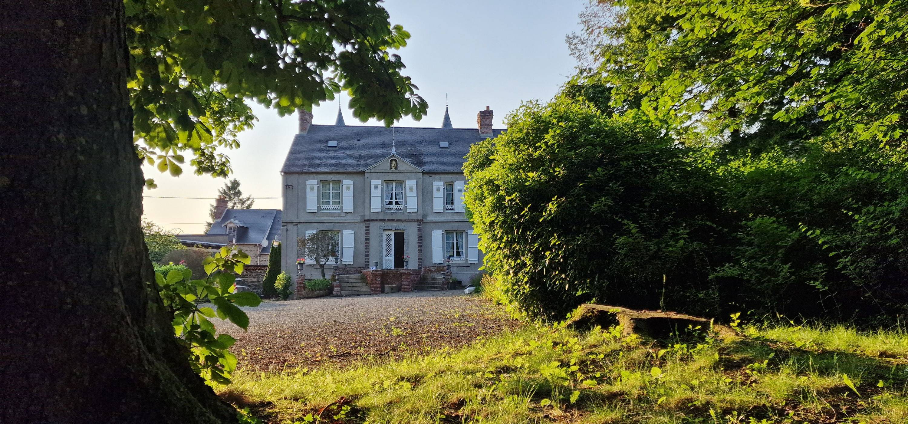 Vends Maison de famille en Suisse Normande (Calvados) - 7 chambres, 310m²