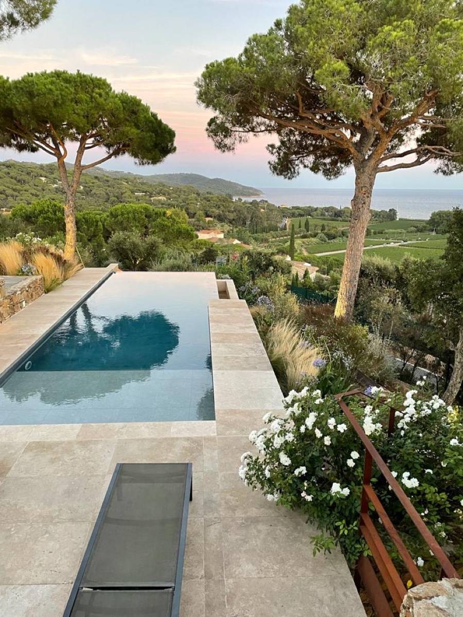 Loue maison très jolie à Gigaro avec vue époustouflante sur mer et vignes - 8 couchages