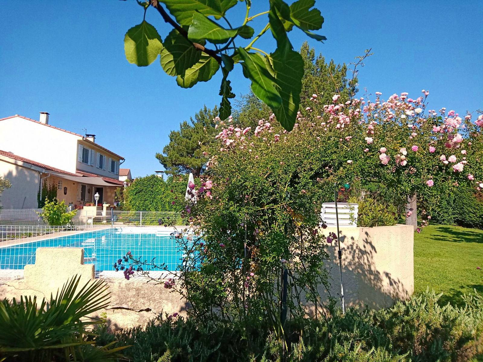 Loue maison avec grand jardin et piscine entre Aix et Marseille - 8 couchages