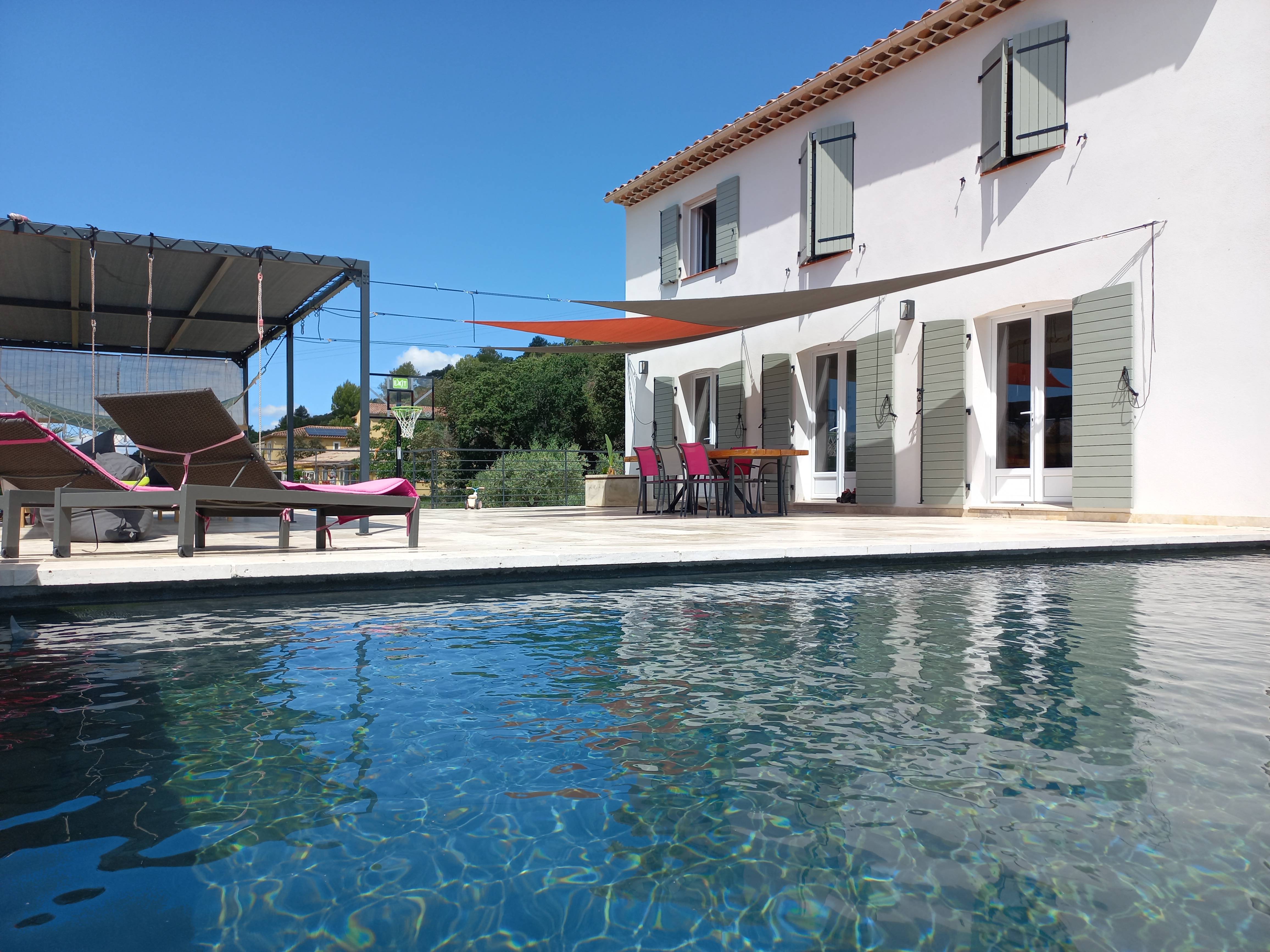 Loue maison individuelle au calme - 6 couchages avec piscine - Oraison (04)