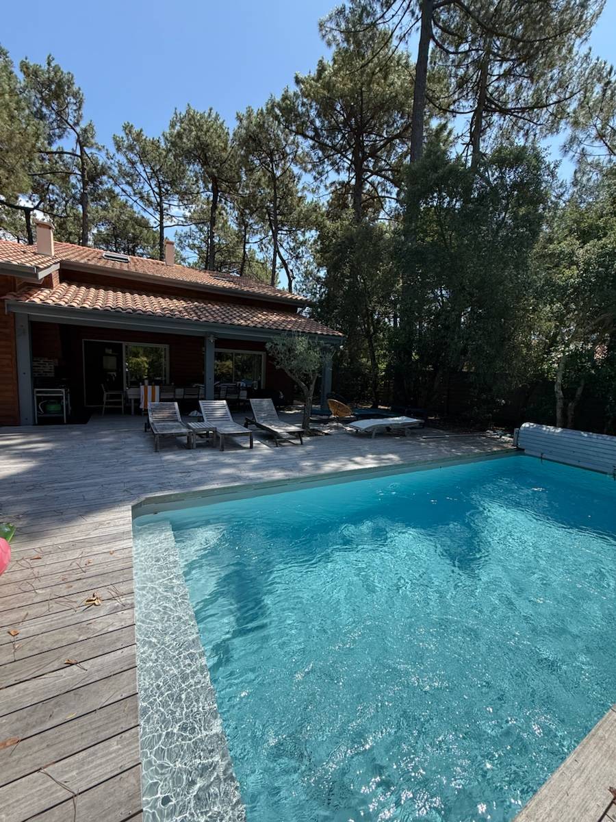 Loue maison à Cap Ferret - 12 couchages, 6 chambres, piscine chauffée proche plage