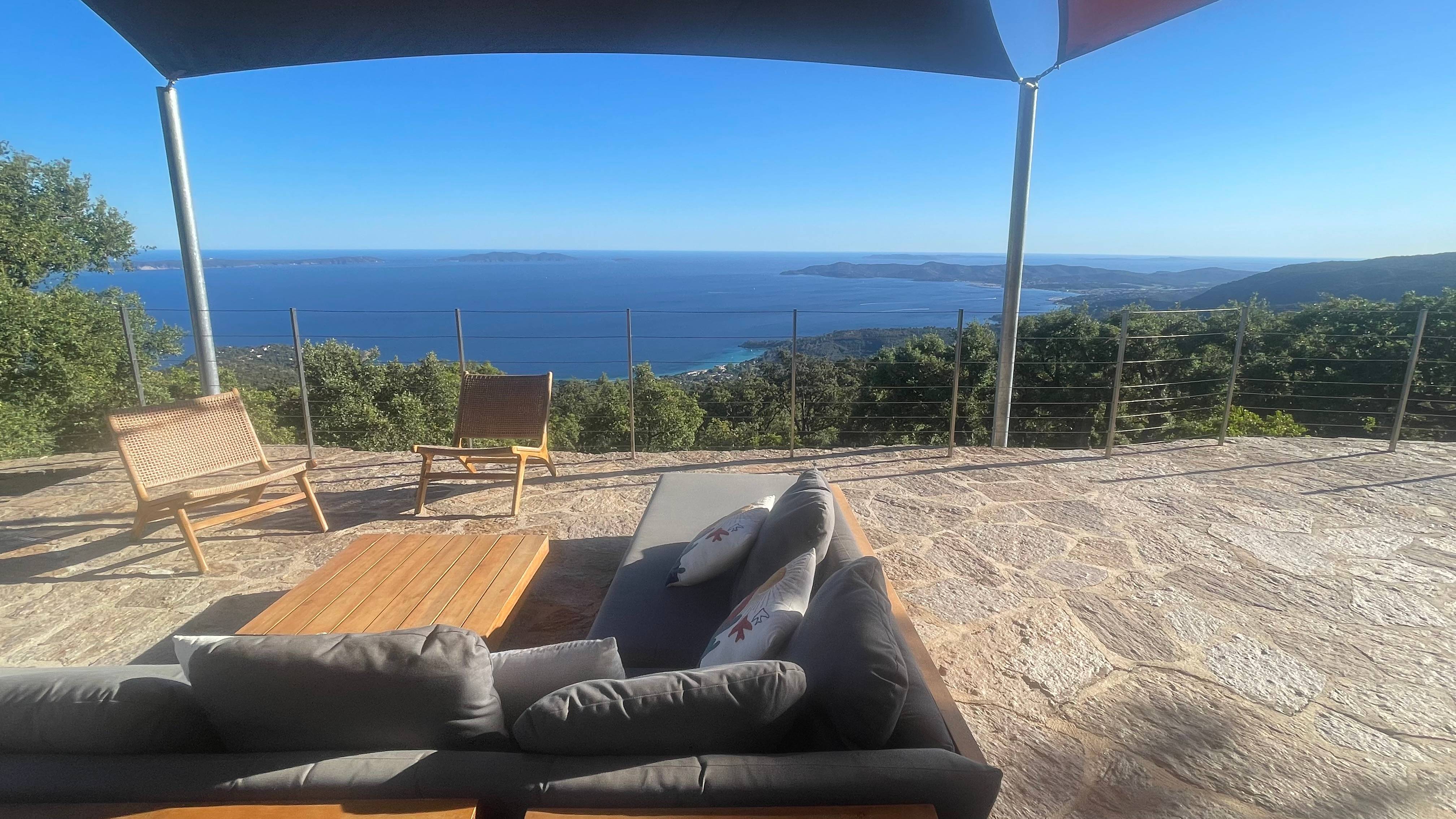 Loue maison au Lavandou(Var) Propriété de 2 hectares. Vue panoramique