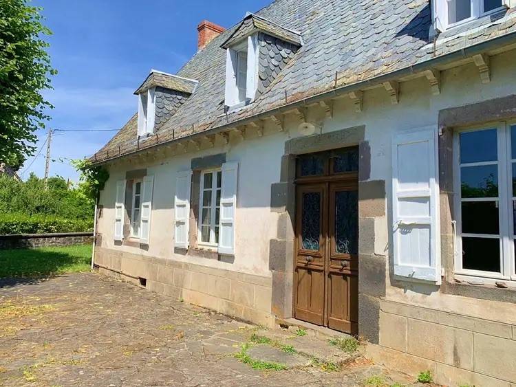Loue maison 180m² à Loupiac, Pleaux (15) - 4 chambres, 10 couchages