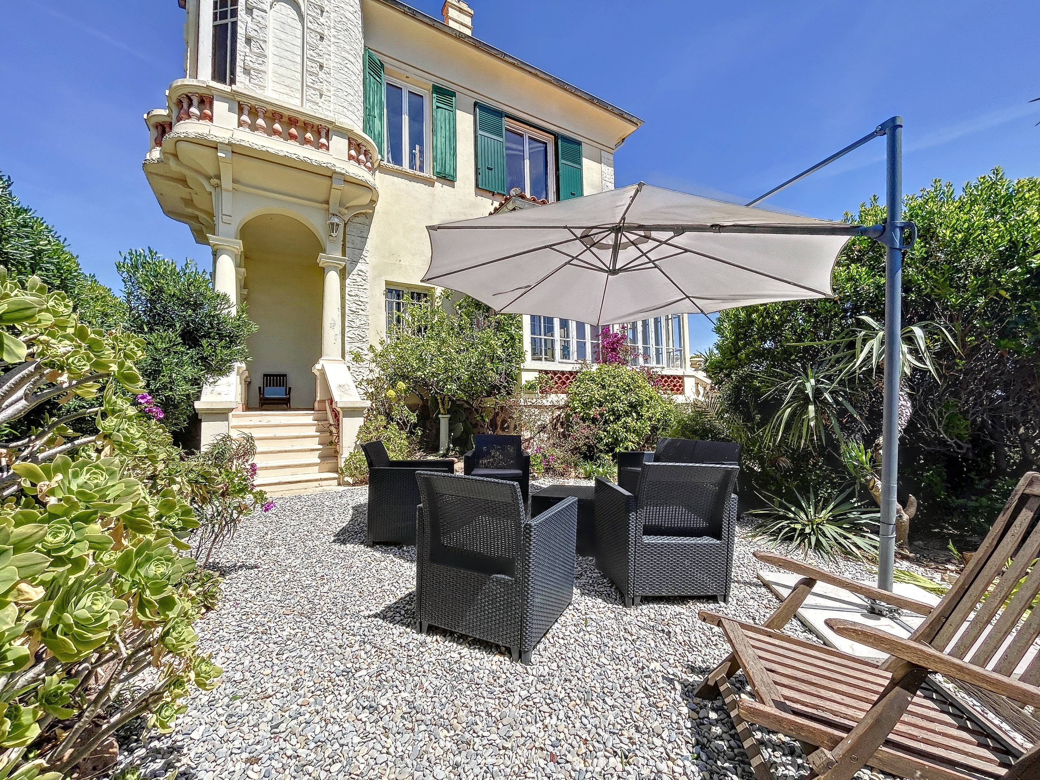 Loue villa Belle Époque, magnifique terrasse vue sur mer - 4 chambres, 10 couchages - Théoule-sur-Mer (06)