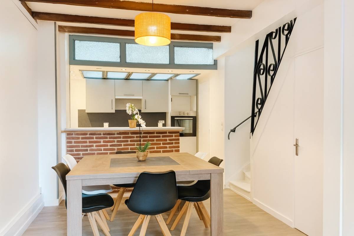Loue Maison T4 Meublé 80m² Croix - À 8 minutes du métro Mairie de Croix - 3 chambres