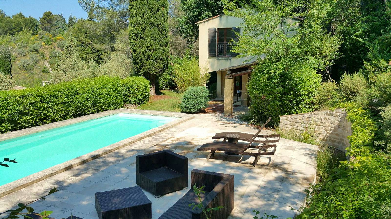 Location étudiante - Meublé - piscine partagée - quartier St Eutrope/Aix en Provence