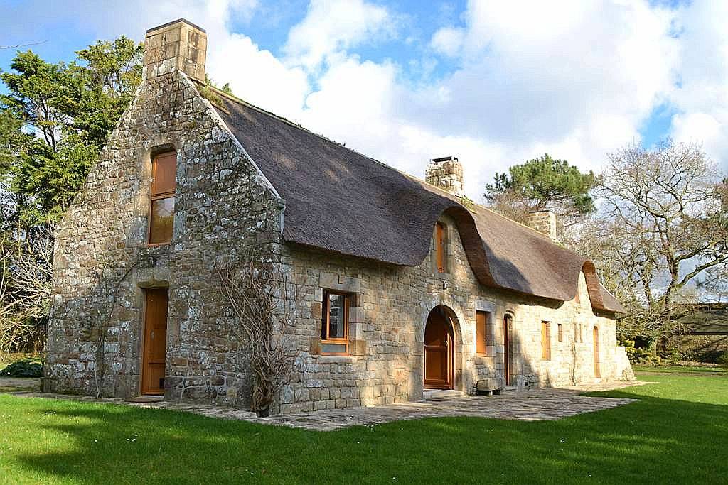 Loue gîte confortable "La chaumière du golf" dans le Morbihan - 12 couchages - Ploemel (56)