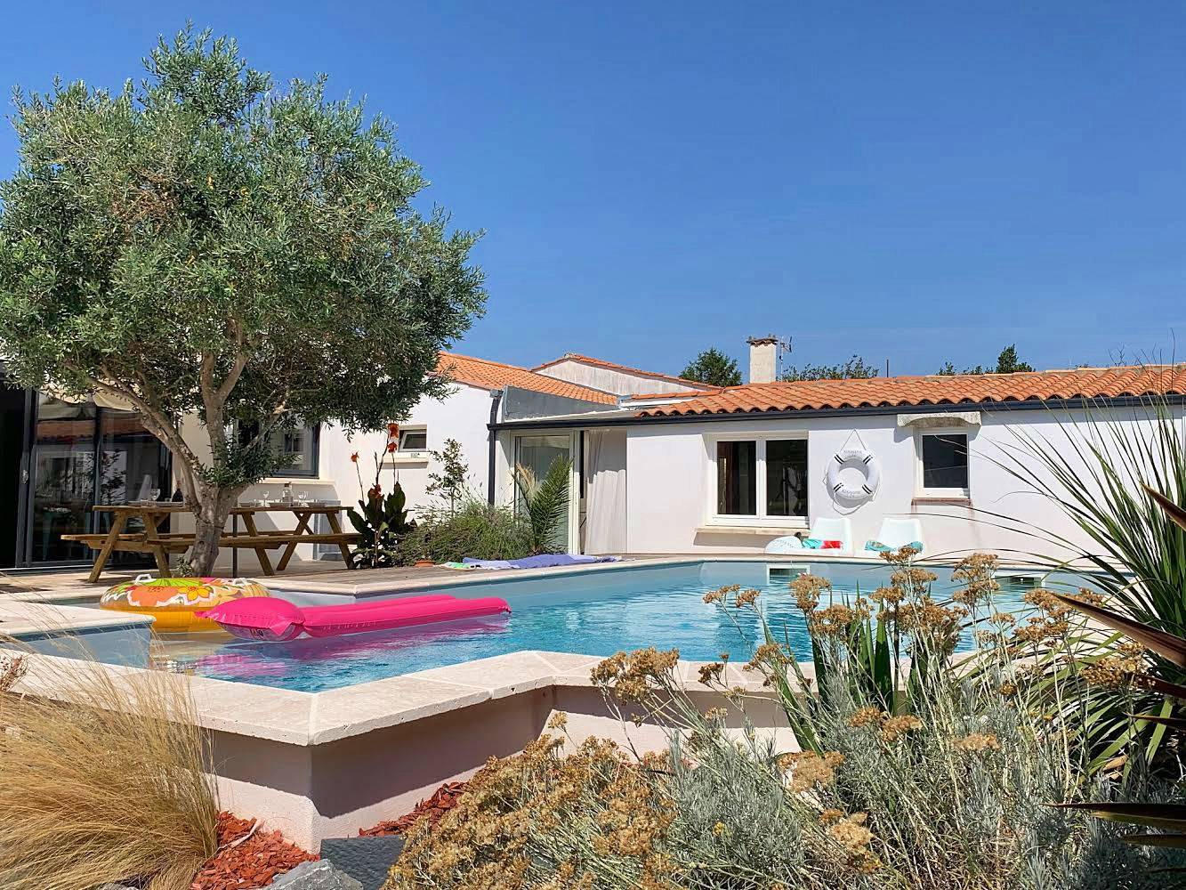 Loue maison avec piscine privée, proche plages et commerces - 3 chambres, 6 couchages - Le Château-d’Oléron (17)