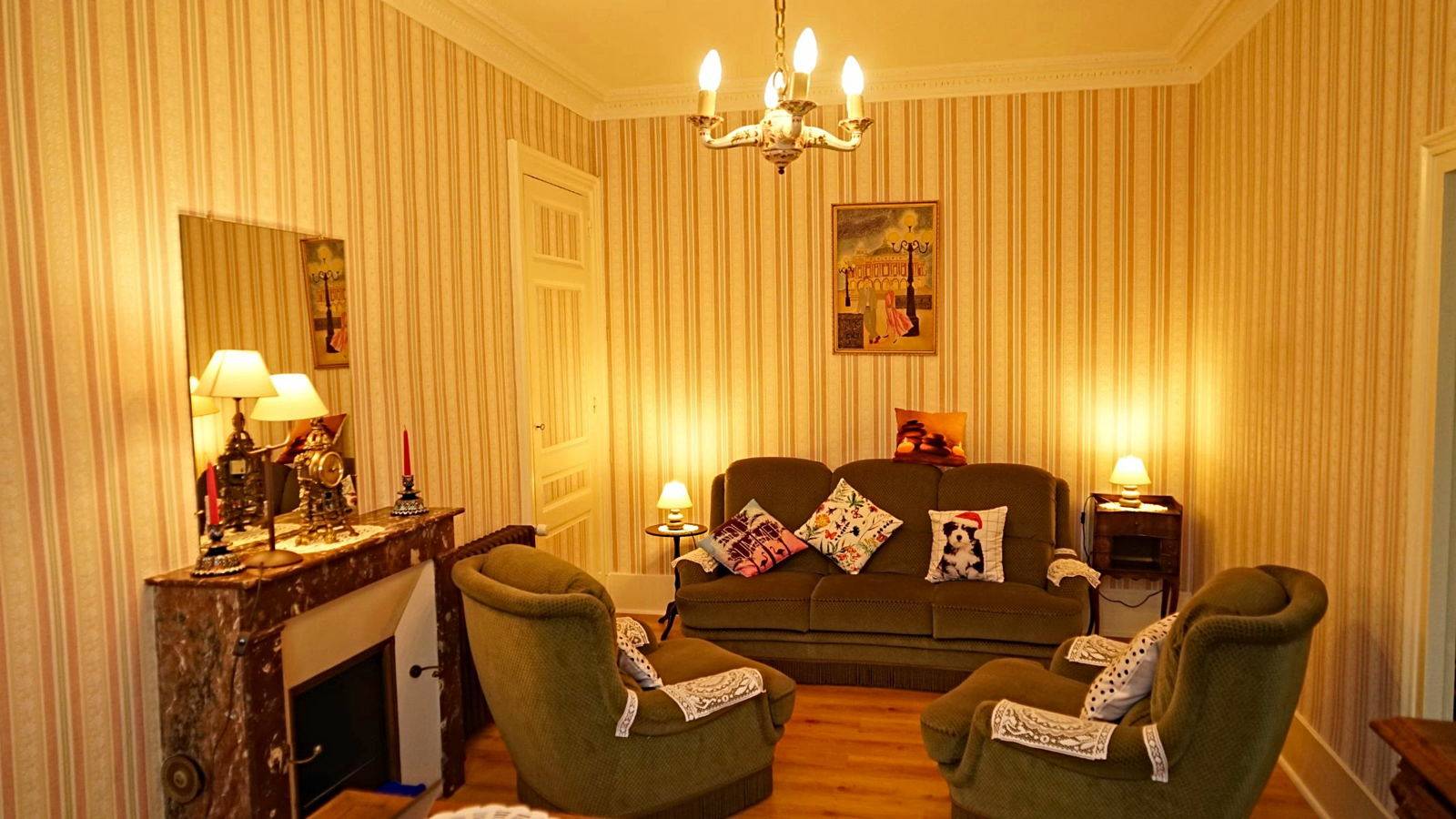 Loue villa centre ville Paray-le-Monial, proche tout commerce et sanctuaires - 13 couchages